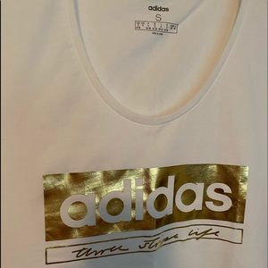 NWOT Adidas short sleeve t-shirt top woman’s S M